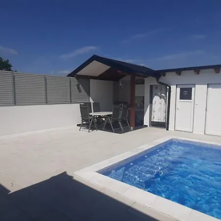 Villa Rawda Halal Pool *